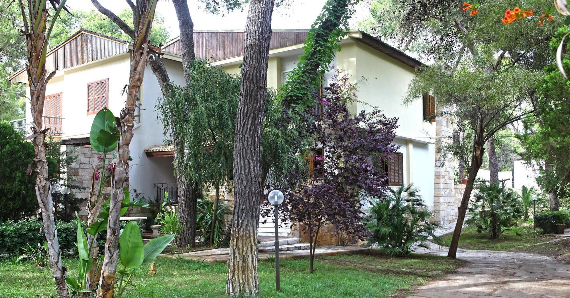 B&B Viale Dei Pini Castellaneta Marina Exteriör bild